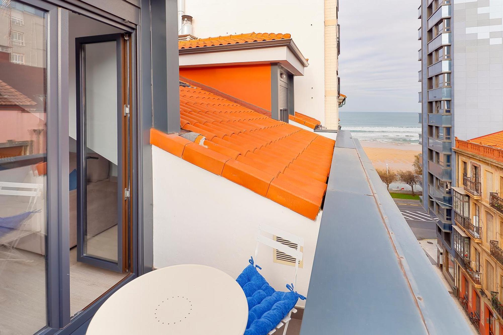 Atico Con Terraza En Playa De San Lorenzo Хихон Екстериор снимка